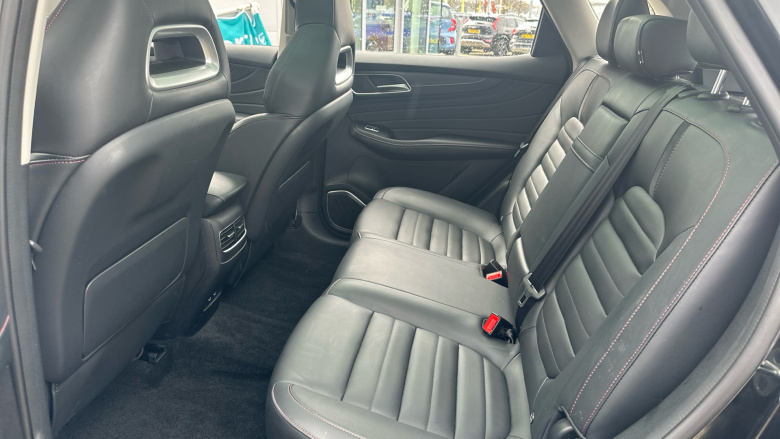 MG Hs 1.5 T-GDI Exclusive 5dr DCT Petrol Hatchback